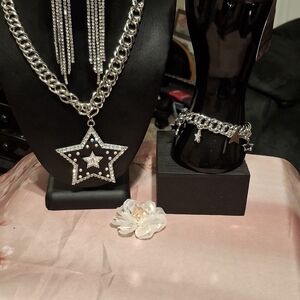 Chic Silver Star Necklace and Bracelet Set
